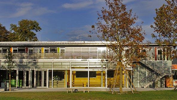 ASAArchitekten_Erweiterung des Schulgebäudes und Neubau einer Dreifachturnhalle der Bavarian International School, Heimhausen