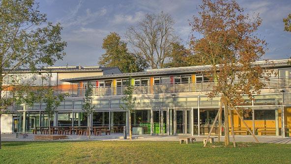 ASAArchitekten_Erweiterung des Schulgebäudes und Neubau einer Dreifachturnhalle der Bavarian International School, Heimhausen