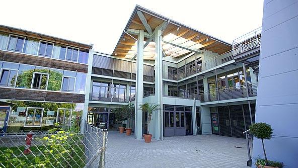 ASAArchitekten_Erweiterung des Schulgebäudes und Neubau einer Dreifachturnhalle der Bavarian International School, Heimhausen