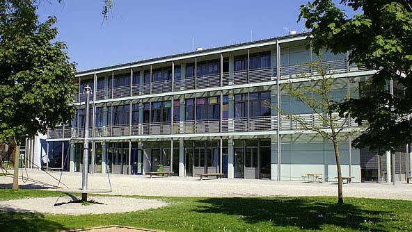 ASAArchitekten_Erweiterung des Schulgebäudes und Neubau einer Dreifachturnhalle der Bavarian International School, Heimhausen